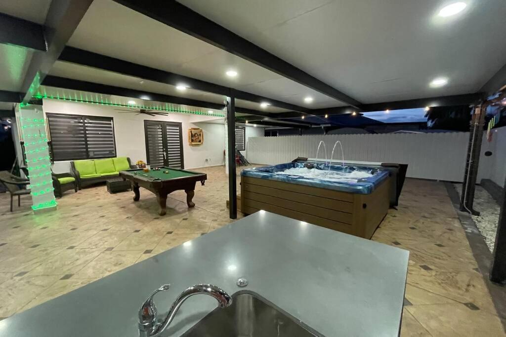 Villa Yenya Маями Екстериор снимка